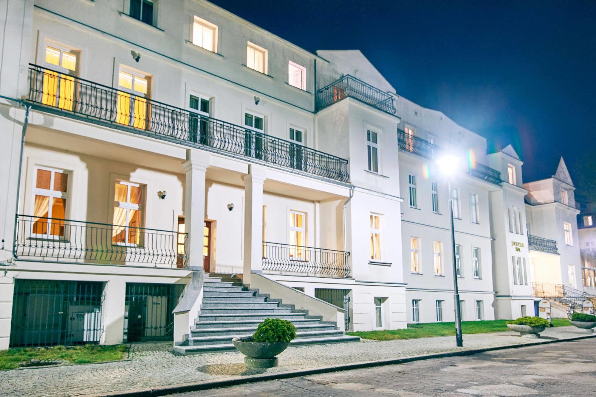 Jantar Hotel & Spa By Zdrojowa كولوبرزيغ المظهر الخارجي الصورة